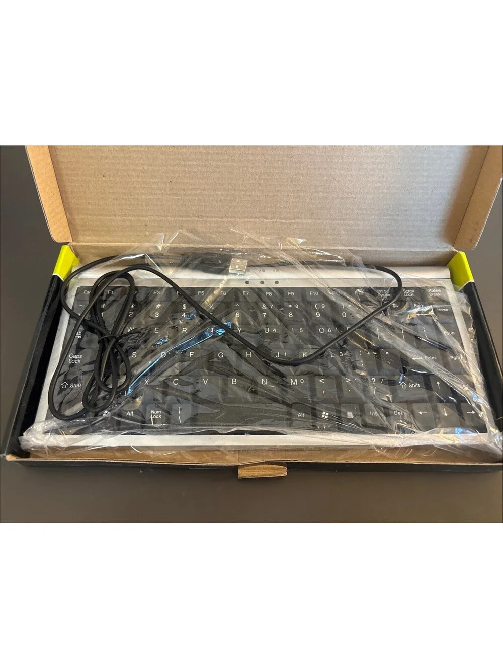 Gear Head 89 Key Mini Keyboard...USB Connector